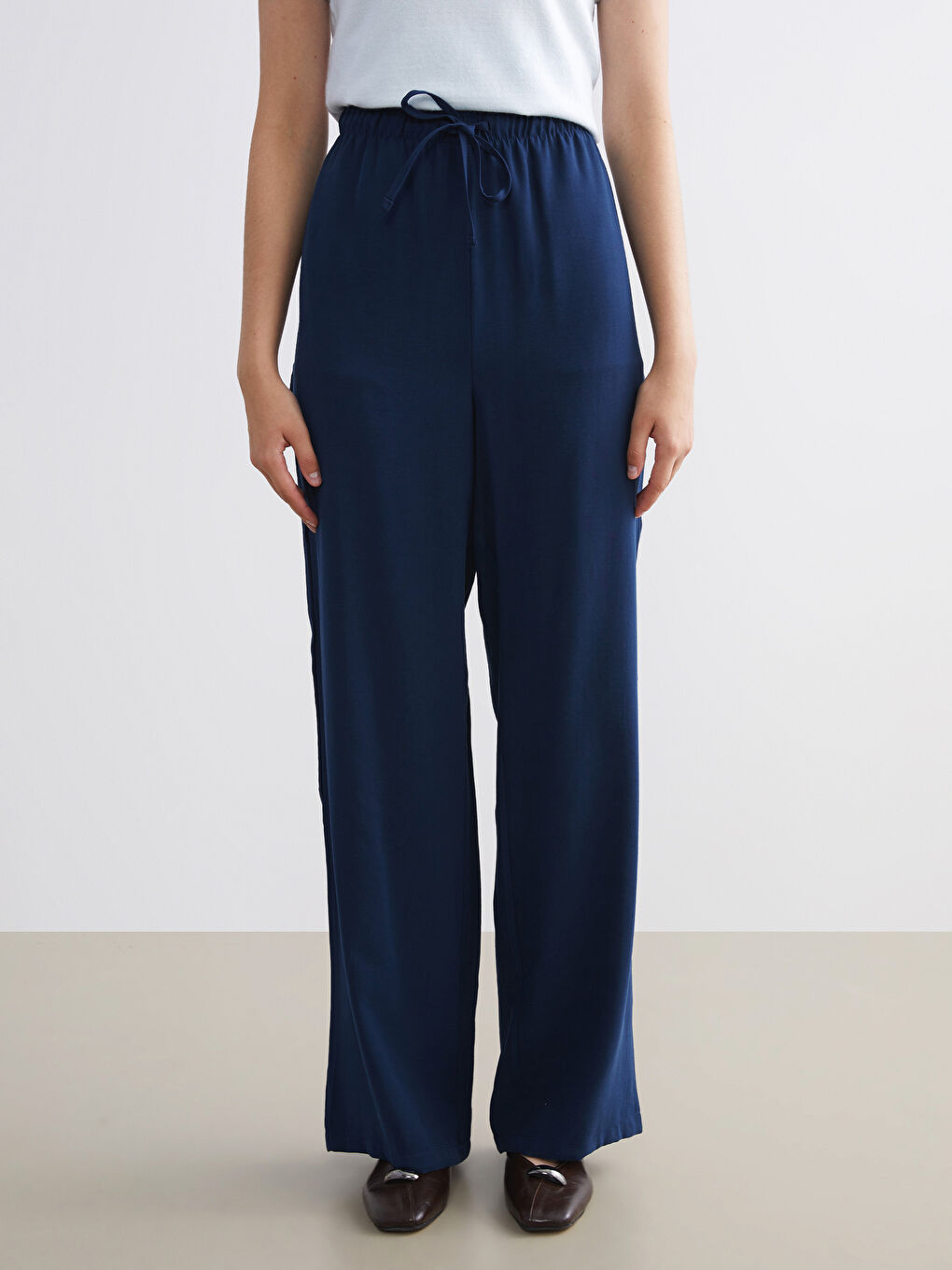 Lacivert Beli Lastikli Geniş Paça Kadın Pantolon-1