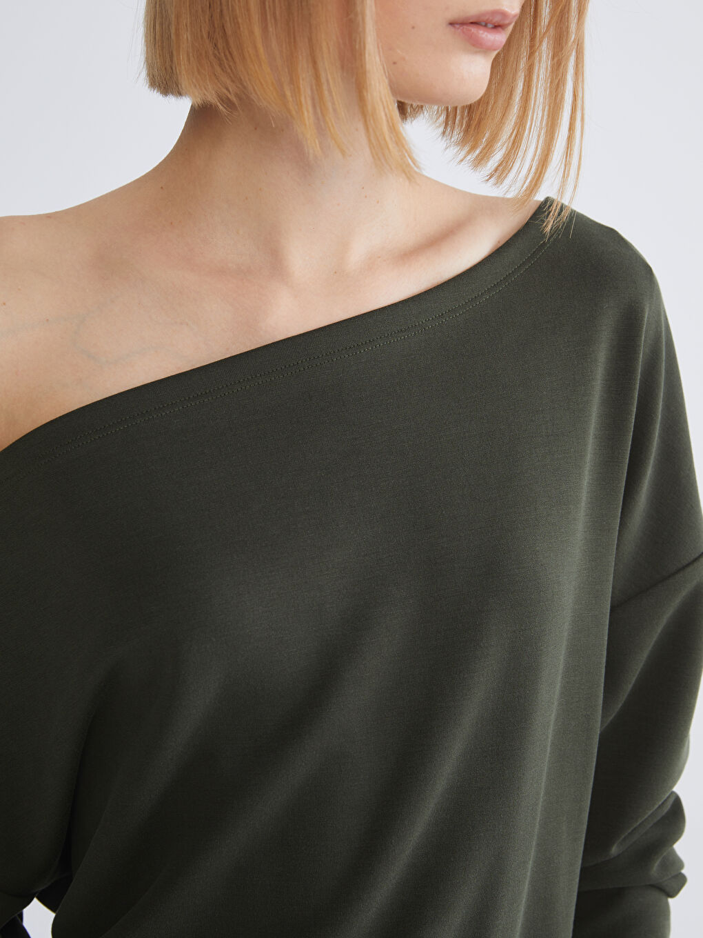 Haki Kayık Yaka Kadın Sweatshirt-2