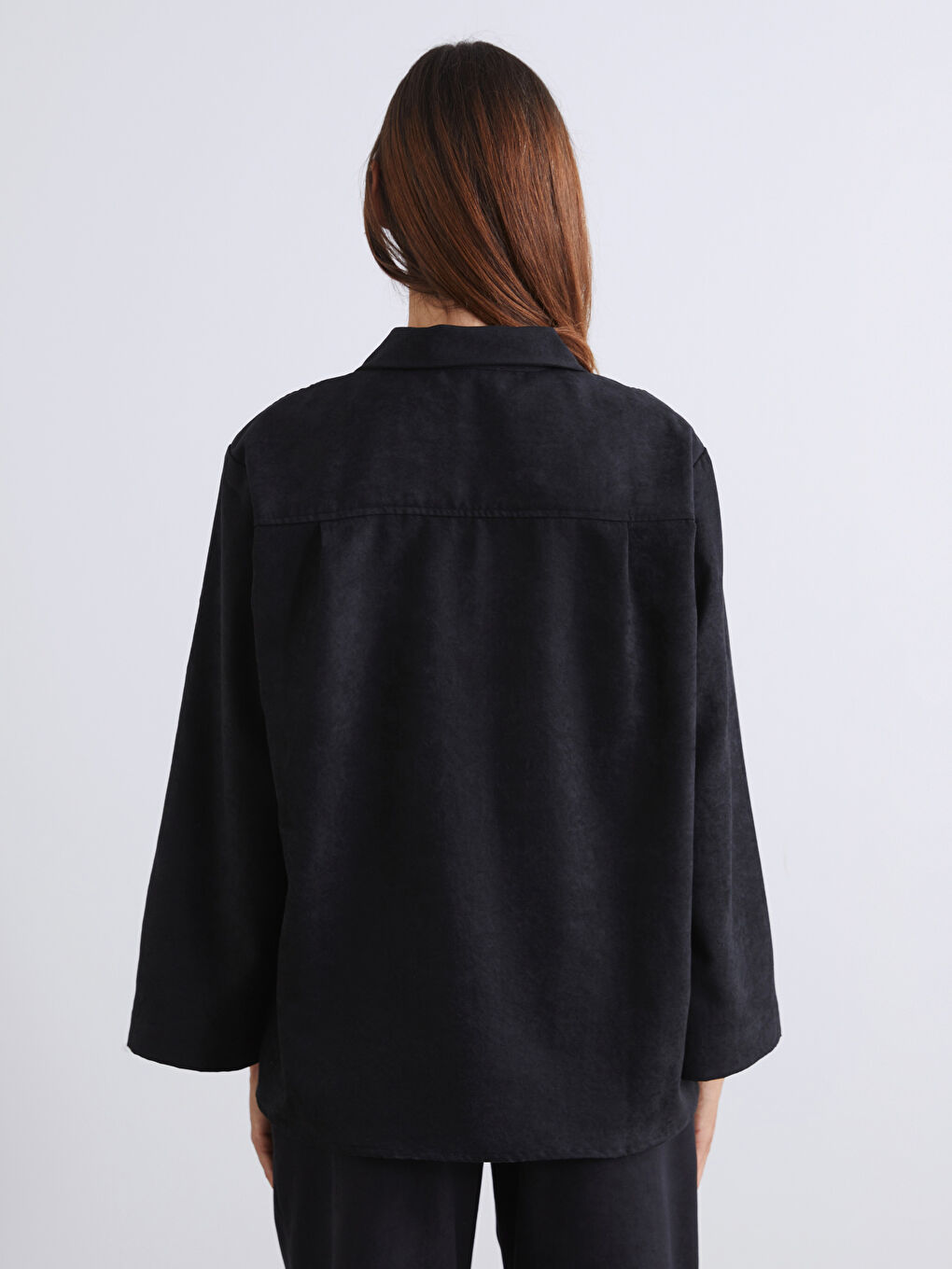 Siyah Gömlek Yaka Süet Görünümlü Bluz-3
