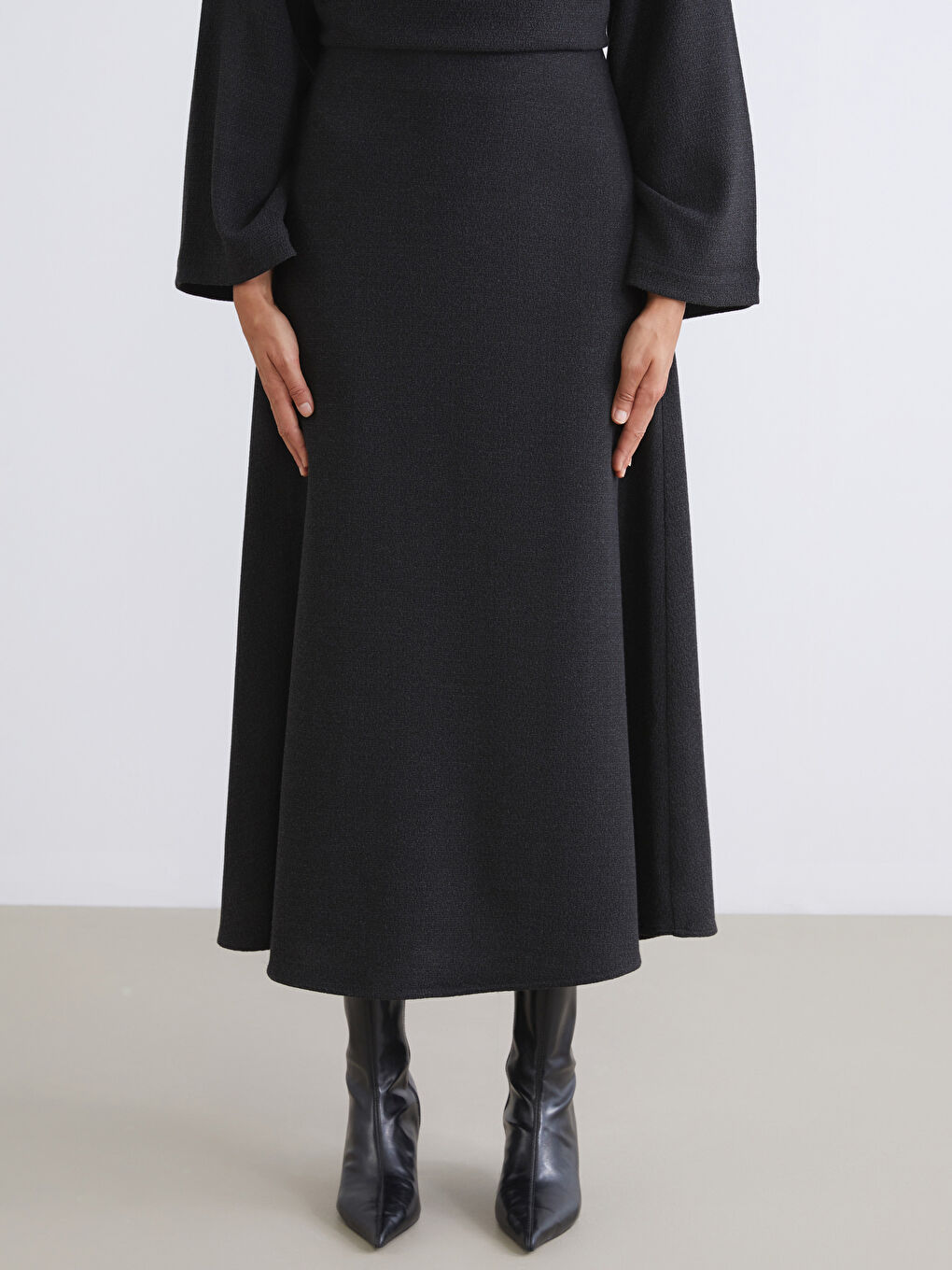 Siyah Beli Lastikli A Kesim Etek-1