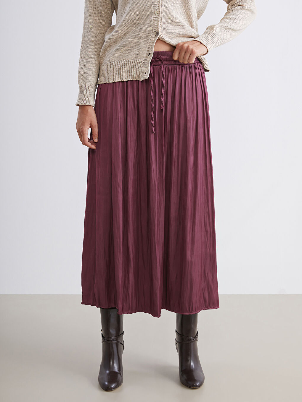 Bordo Beli Lastikli Saten Pileli Etek-1