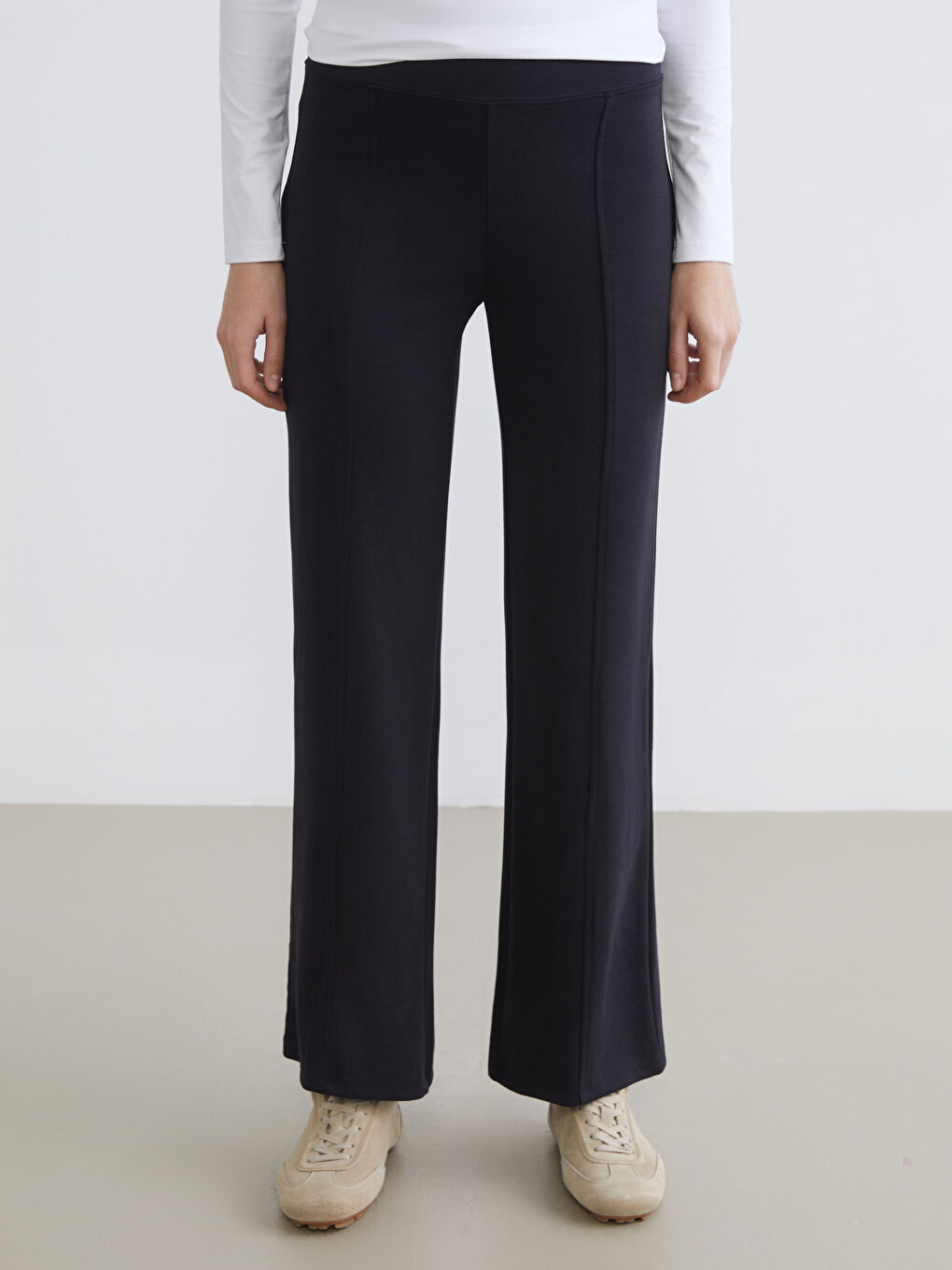 Women's Sweatpants with Elastic Waist-1