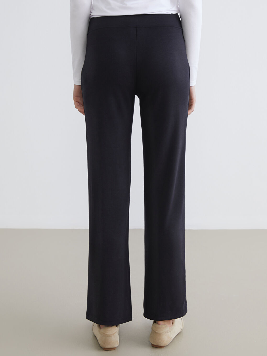 Women's Sweatpants with Elastic Waist-3