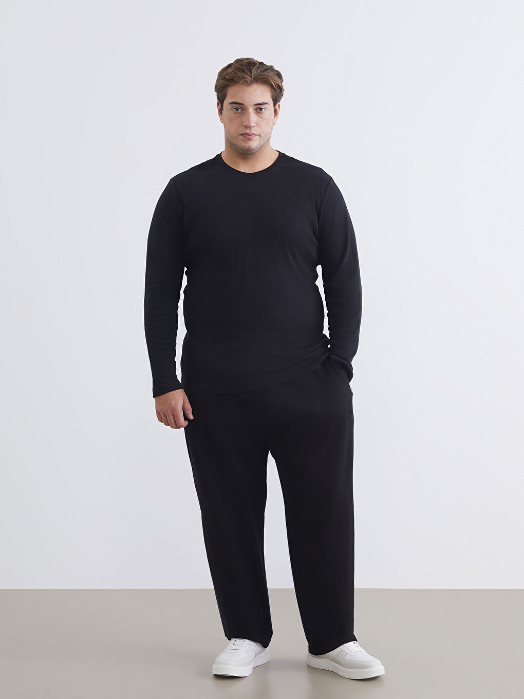 Siyah Standart Kalıp Erkek Kalın Eşofman Altı-1