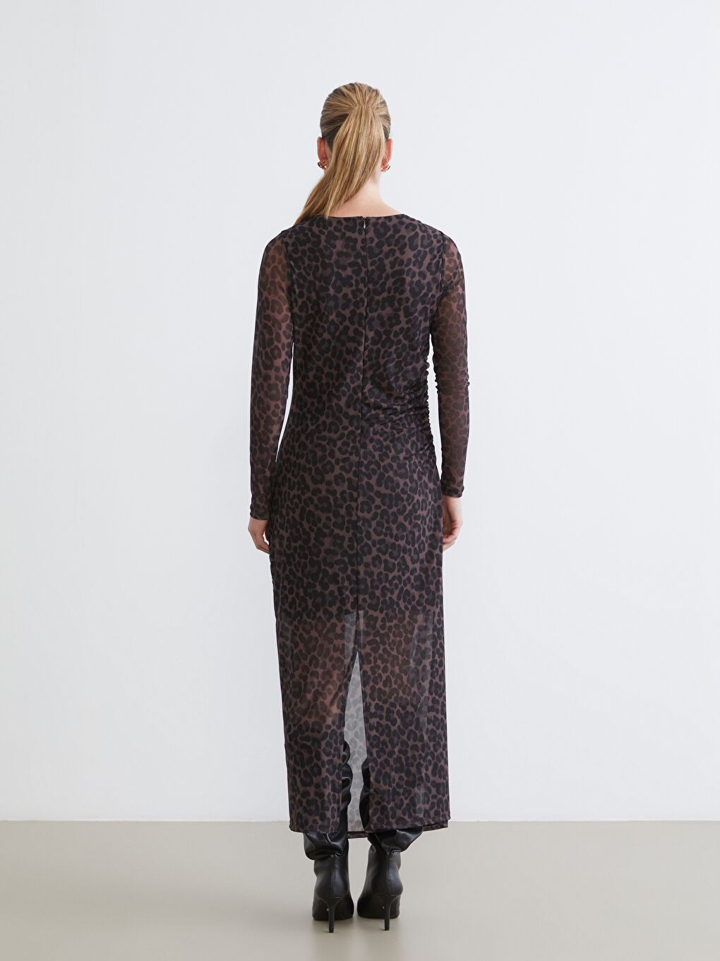 Kahverengi Bisiklet Yaka Leopar Desenli Büzgülü Elbise-3