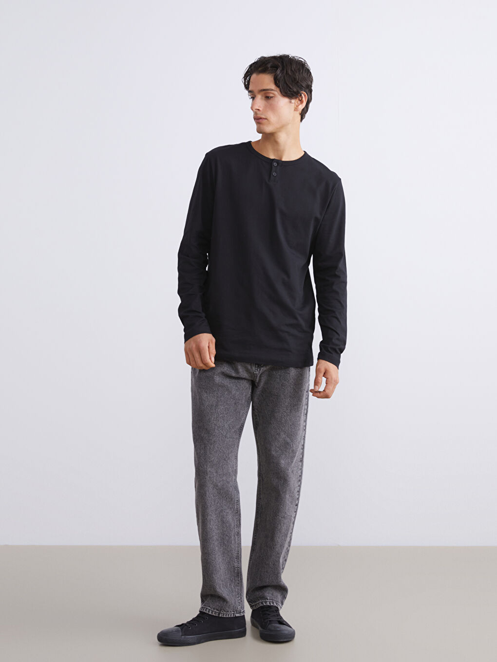 Siyah Bisiklet Yaka Erkek Sweatshirt-1