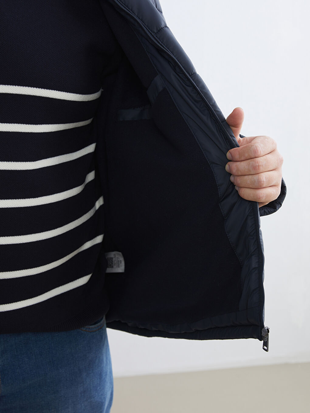 Lacivert Standart Kalıp Kapüşonlu Erkek Şişme Mont-4