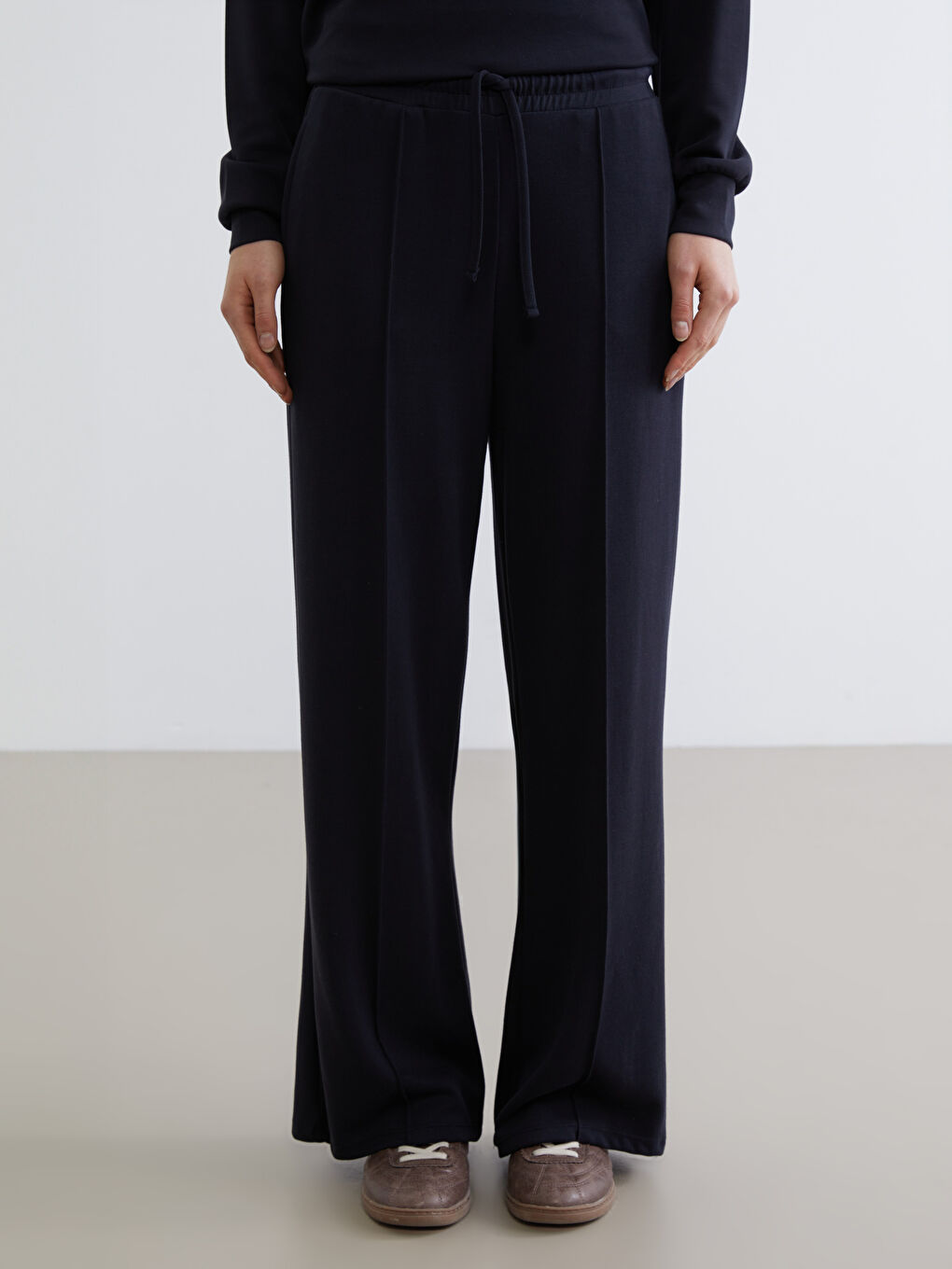 Elasticated Waist Wide Leg Women's Sweatpants-1