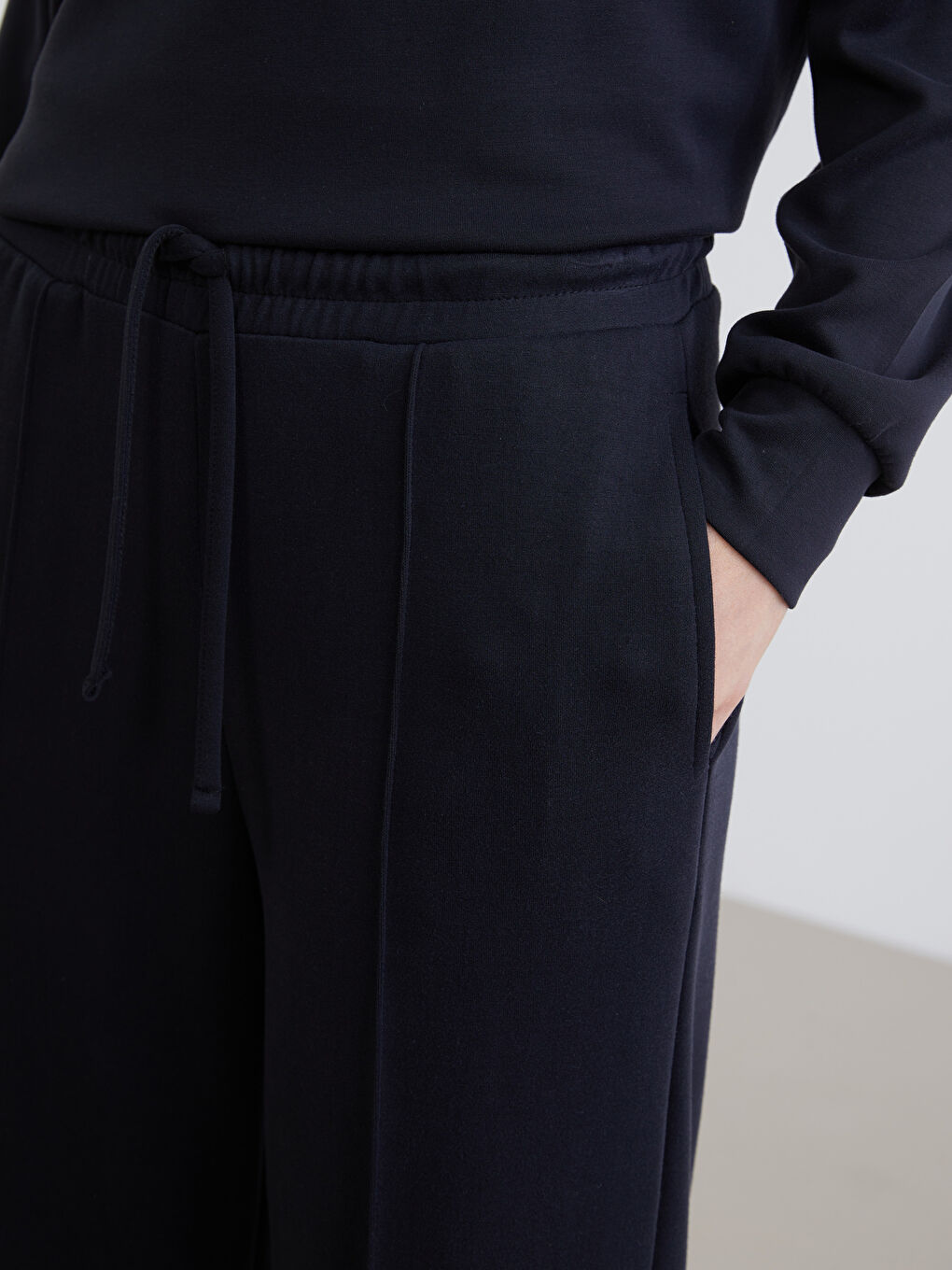 Elasticated Waist Wide Leg Women's Sweatpants-2