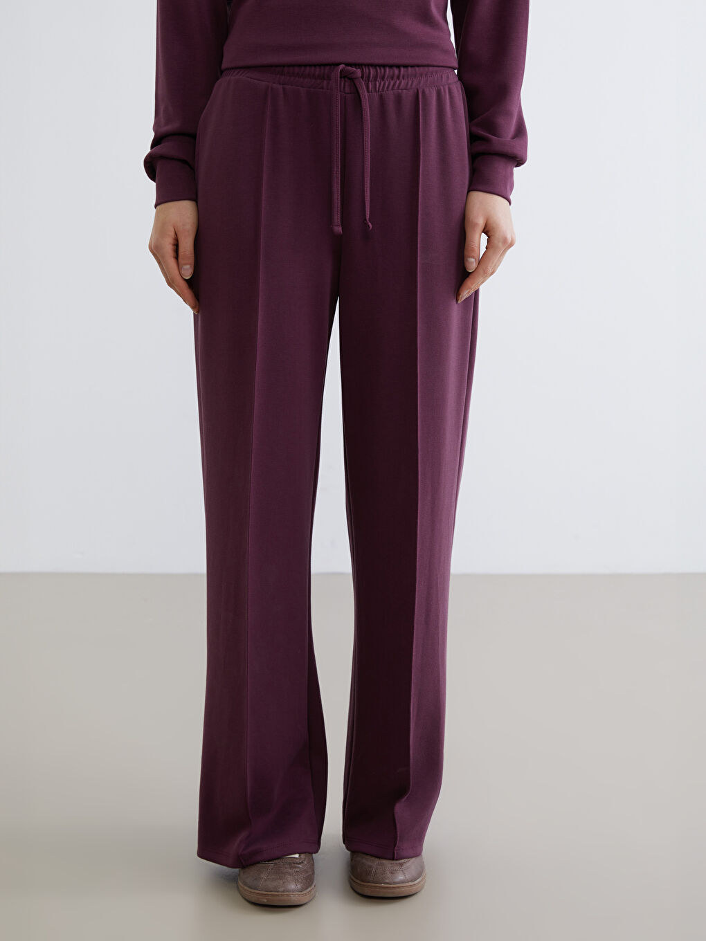 Elasticated Waist Wide Leg Women's Sweatpants-1