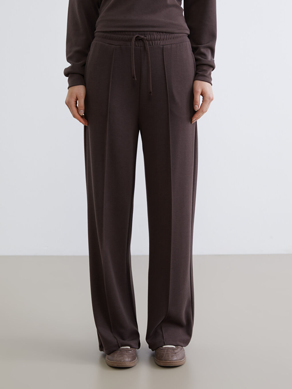 Elasticated Waist Wide Leg Women's Sweatpants-1