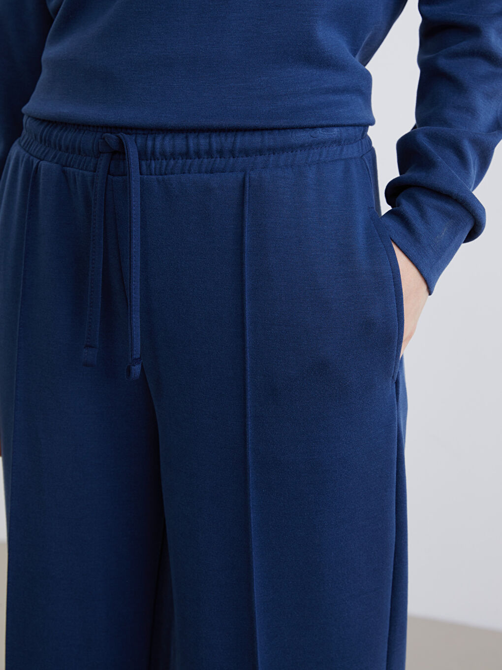 Elasticated Waist Wide Leg Women's Sweatpants-2