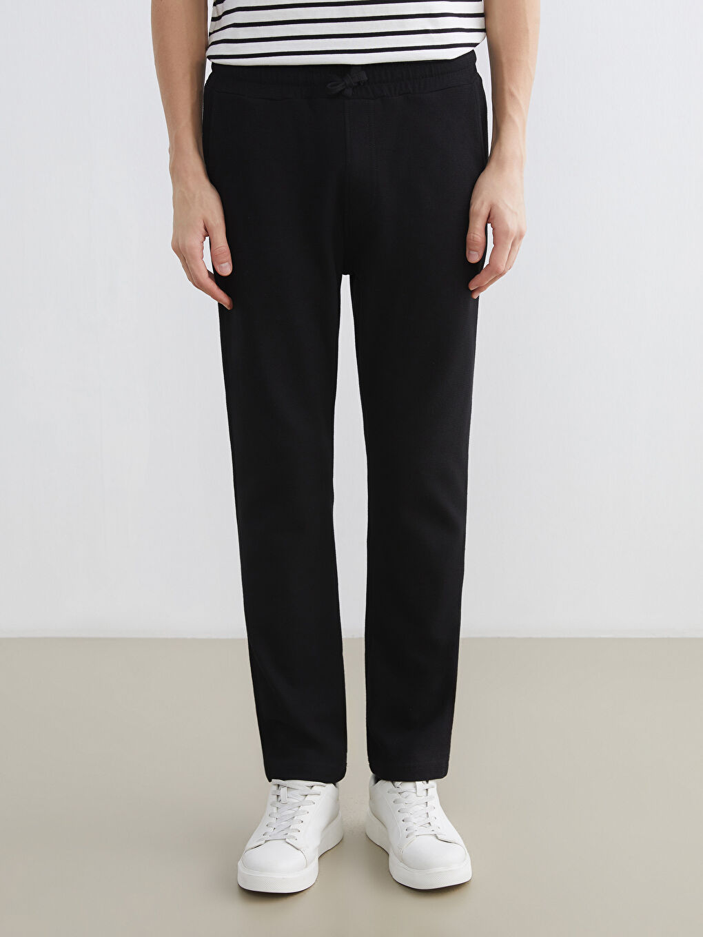 Siyah Standart Kalıp Erkek Eşofman Altı-1