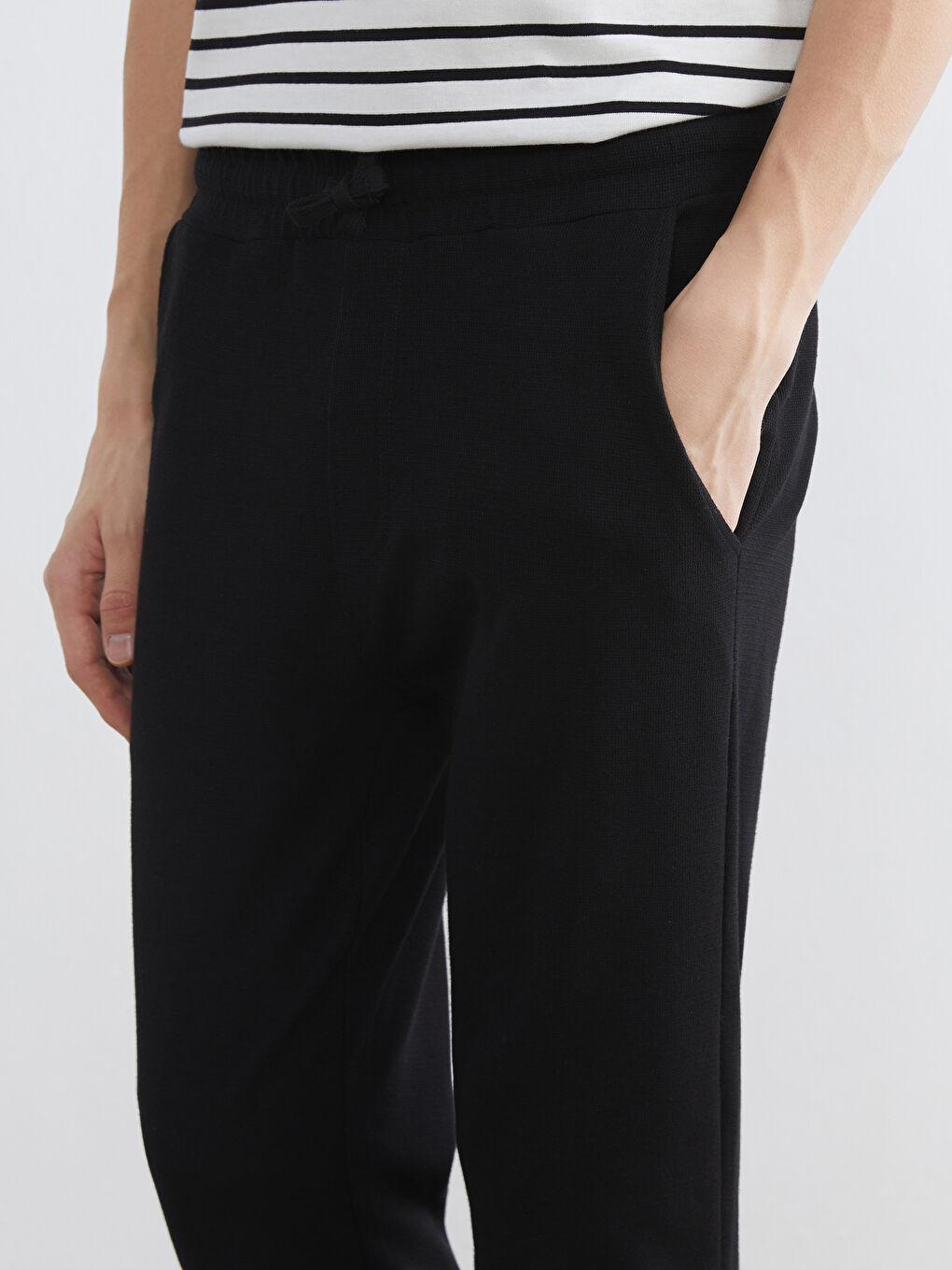 Siyah Standart Kalıp Erkek Eşofman Altı-2