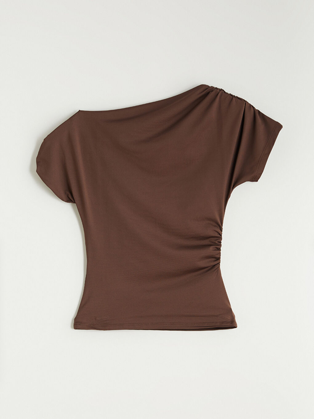 Kahverengi Tek Omuz Büzgülü Bluz-5