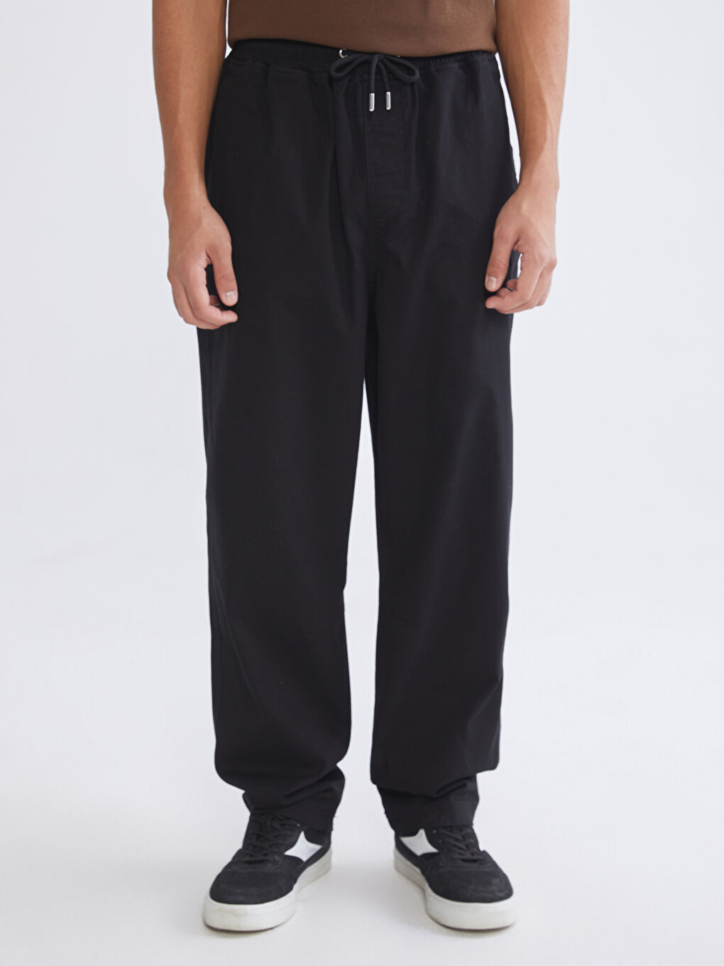 Siyah Rahat Kalıp Erkek Pantolon-1