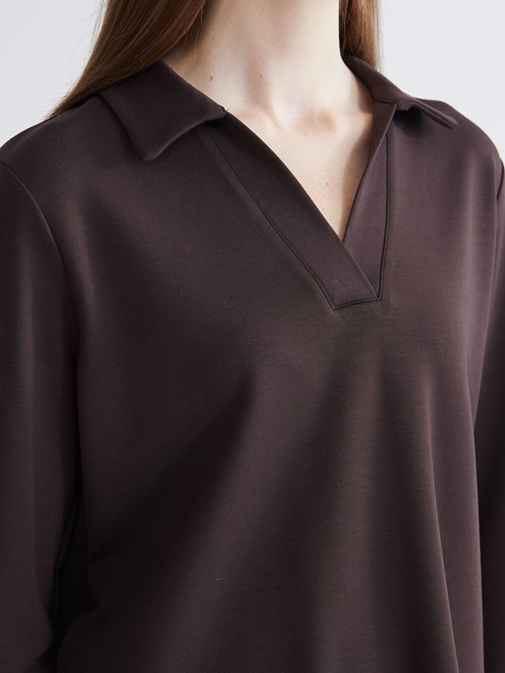 Kahverengi Polo Yaka Kadın Tişört-2