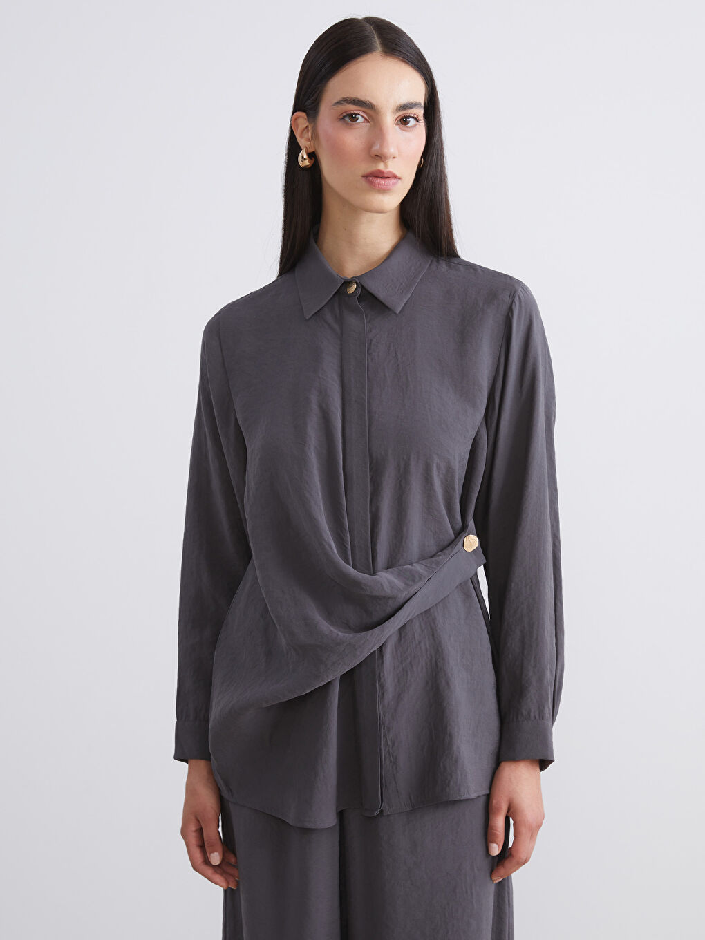 Antrasit Bağlama Detaylı Kadın Gömlek