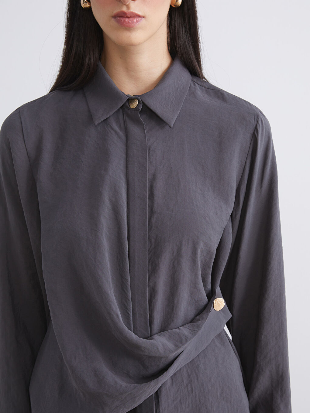 Antrasit Bağlama Detaylı Kadın Gömlek-3