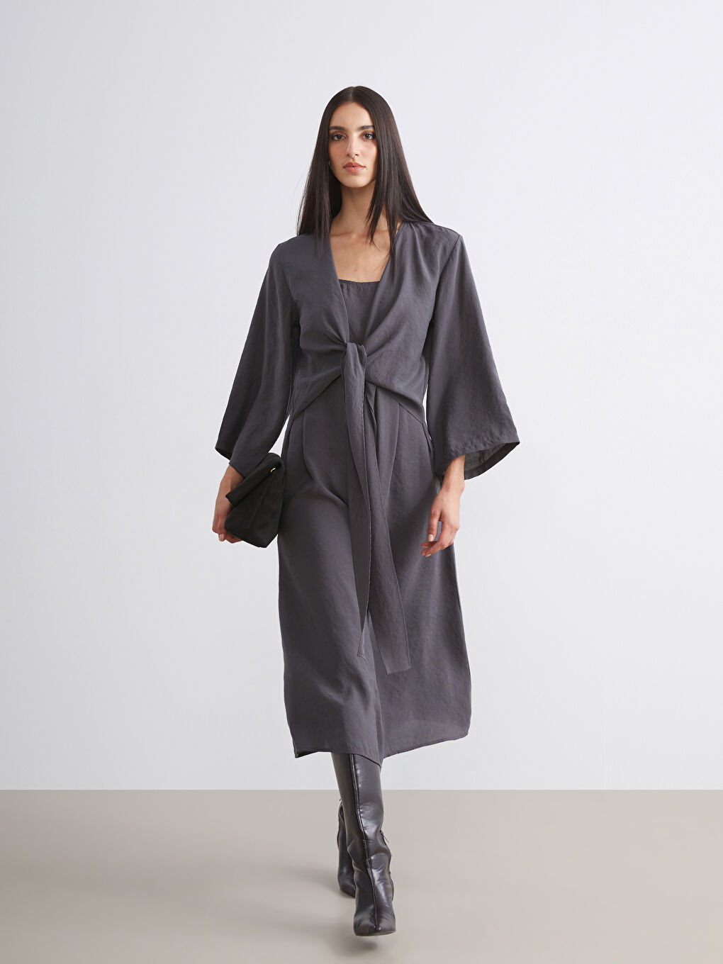 Antrasit U Yaka Bağlamalı Modal Karışımlı Elbise-1