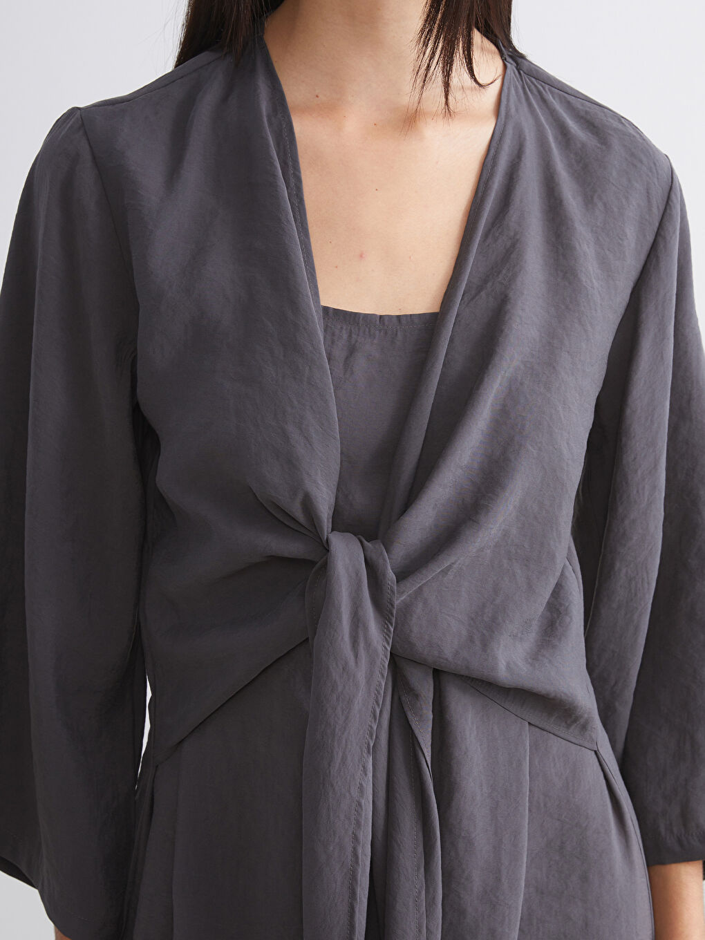 Antrasit U Yaka Bağlamalı Modal Karışımlı Elbise-4