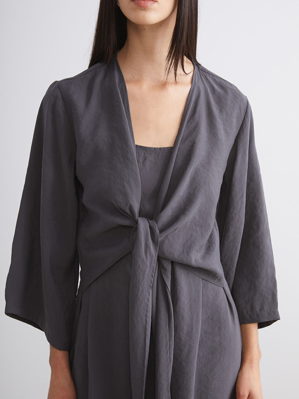 Antrasit U Yaka Bağlamalı Modal Karışımlı Elbise-7