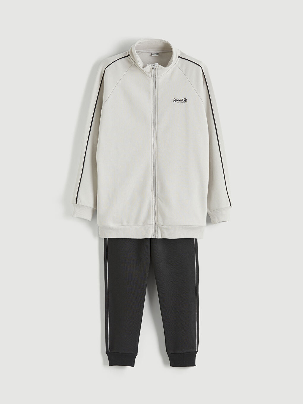 Спортивный костюм с воротником-трубой для мальчиков