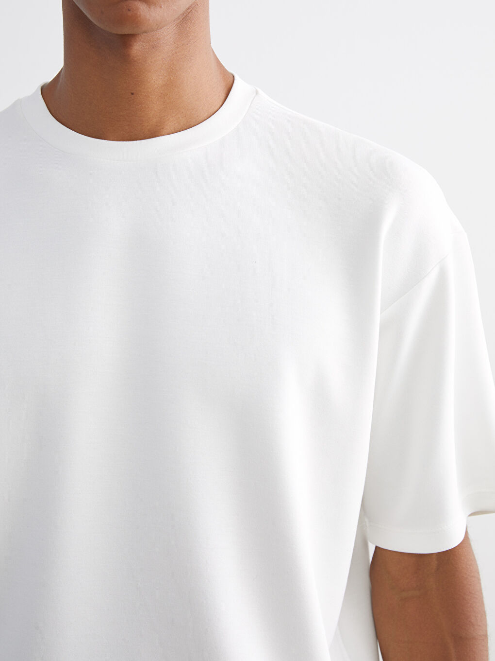 Ekru Bisiklet Yaka Erkek Tişört-2