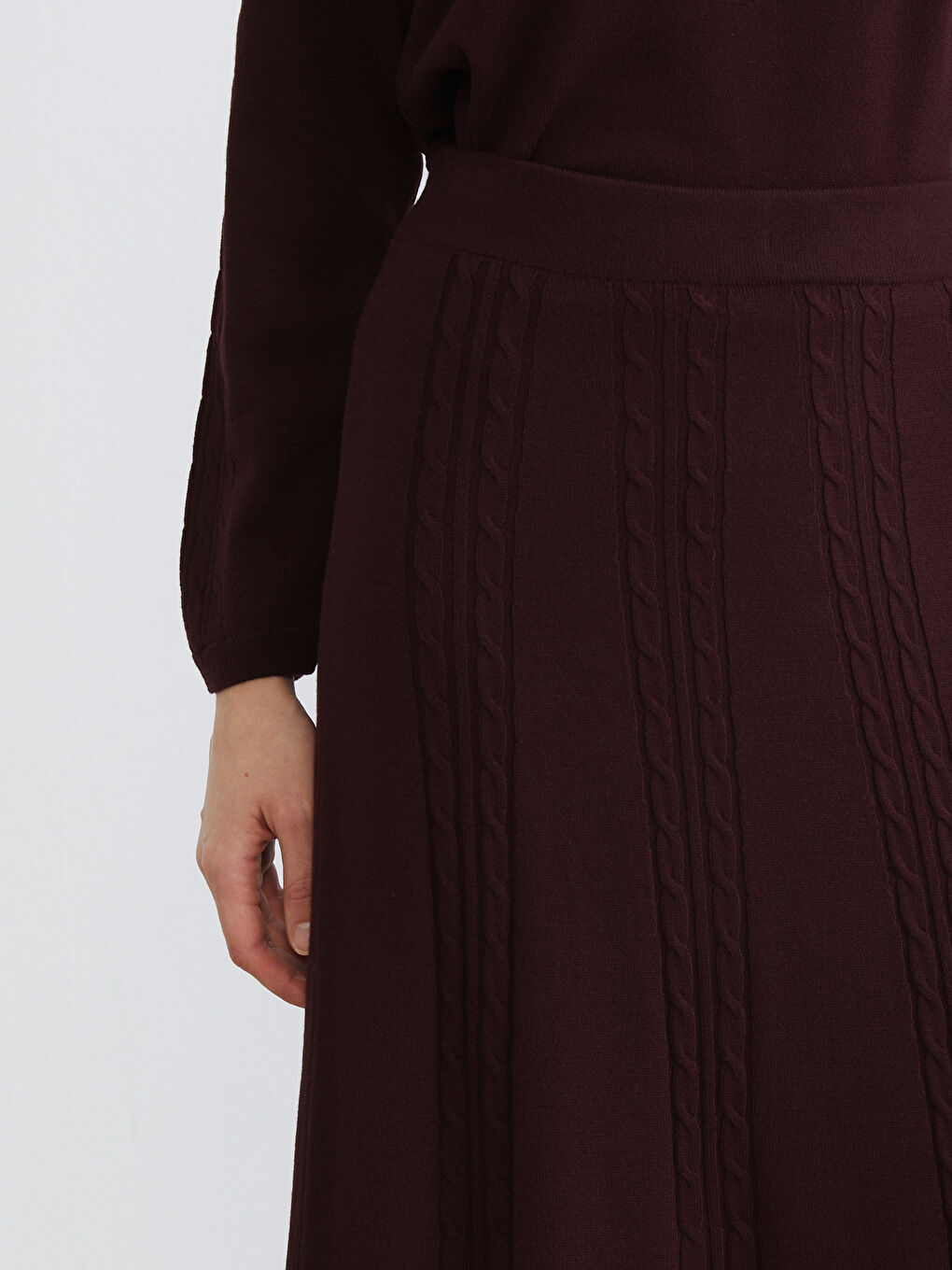 Elastic Waist Self-Patterned Flared Knit Skirt-2