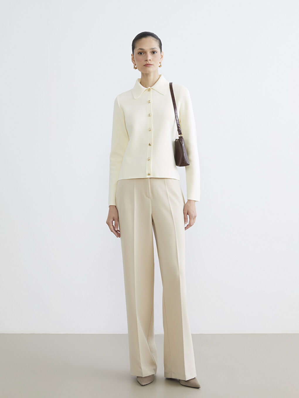 Ekru Gömlek Yaka Kadın Triko Hırka-1