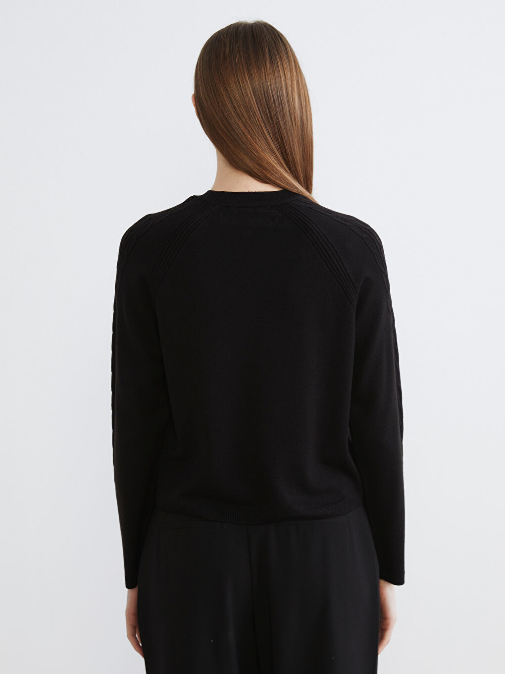 Siyah Bisiklet Yaka Kendinden Desenli Kadın Triko Kazak-6