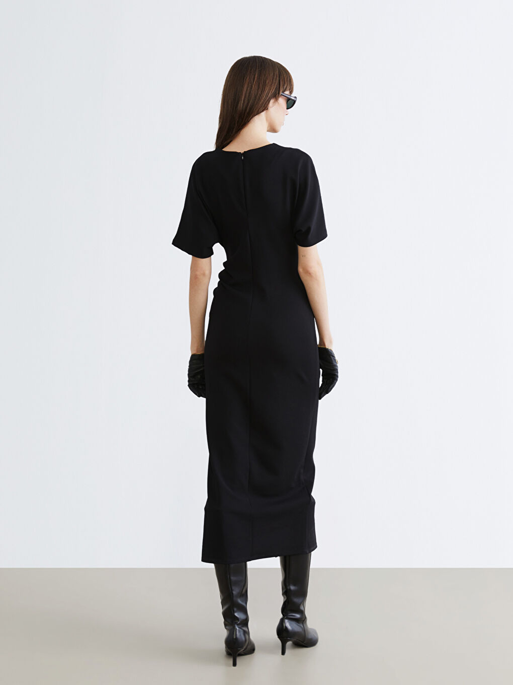 Siyah Bisiklet Yaka Büzgülü Krep Elbise-3