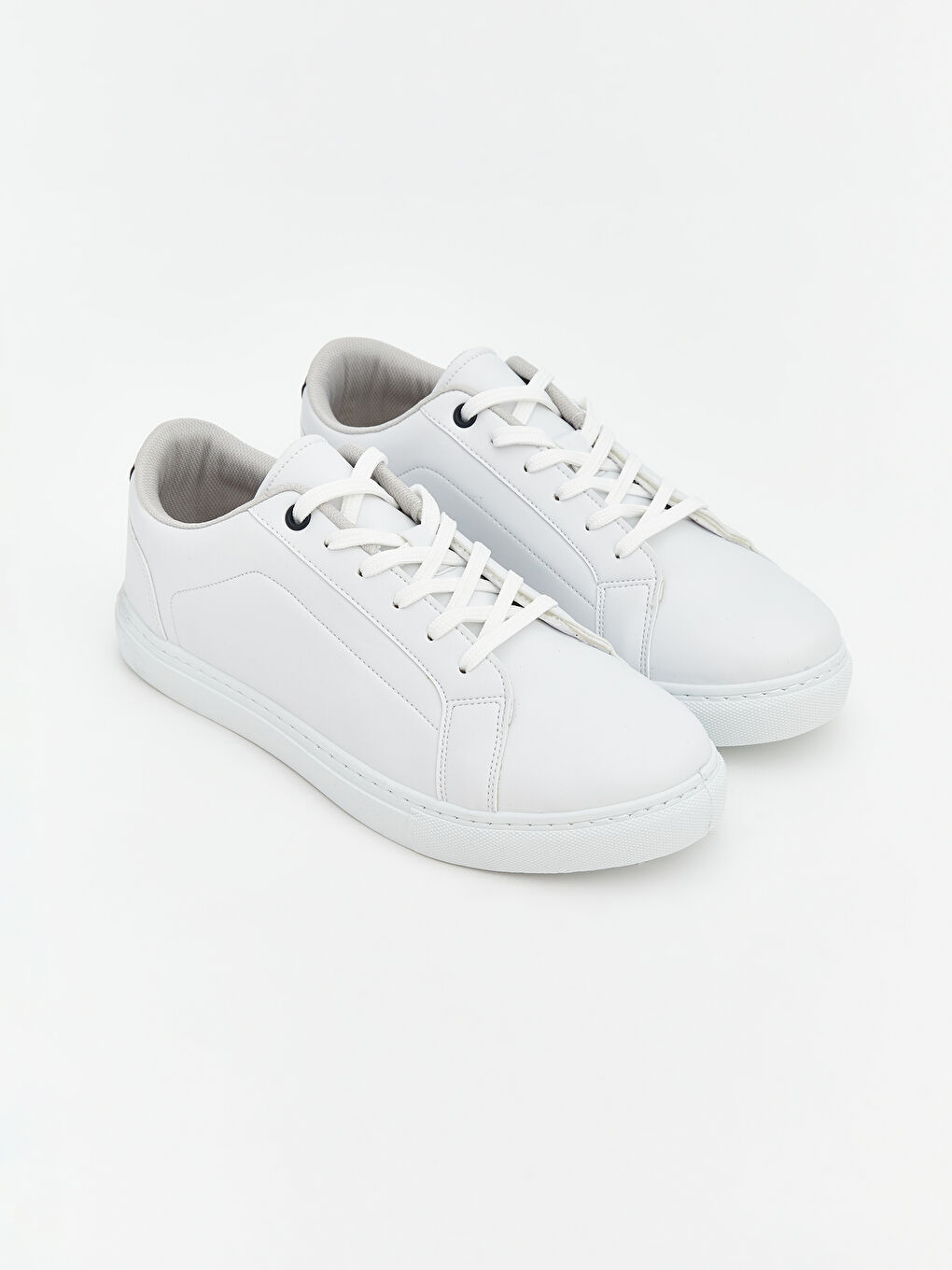 Beyaz Bağcıklı Erkek Spor Ayakkabı