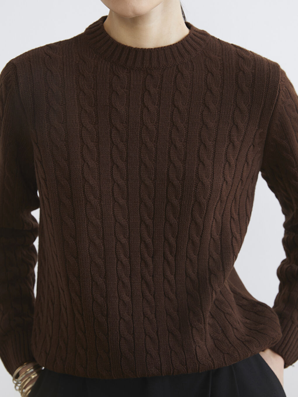 سترة تريكو نساء بنقشة ذاتية بكول مدور-2