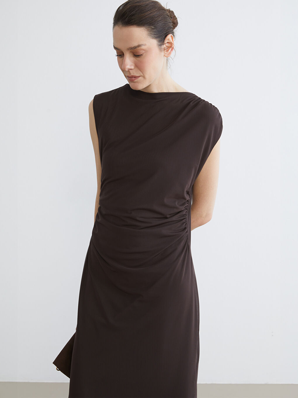 Στρογγυλή Λαιμόκοψη Σουρωτό Φόρεμα-1