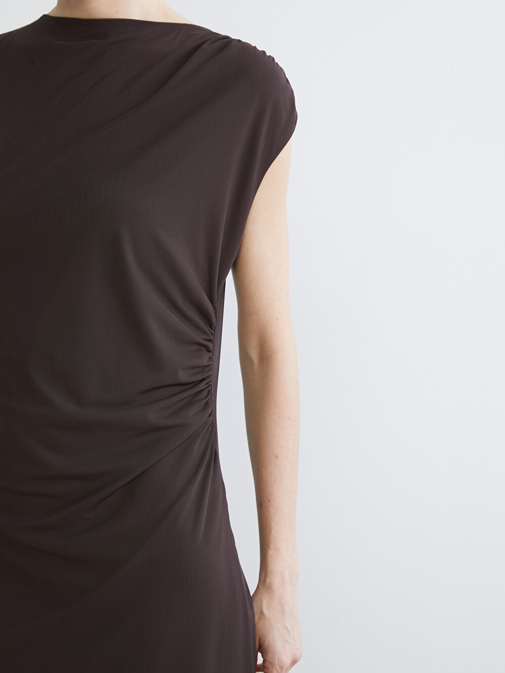 Στρογγυλή Λαιμόκοψη Σουρωτό Φόρεμα-2