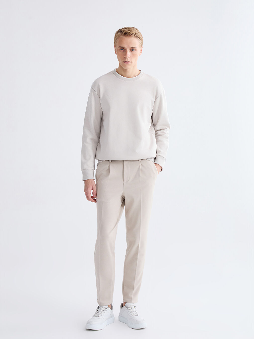 მამაკაცები ბეჟი თბილი ზედა-1