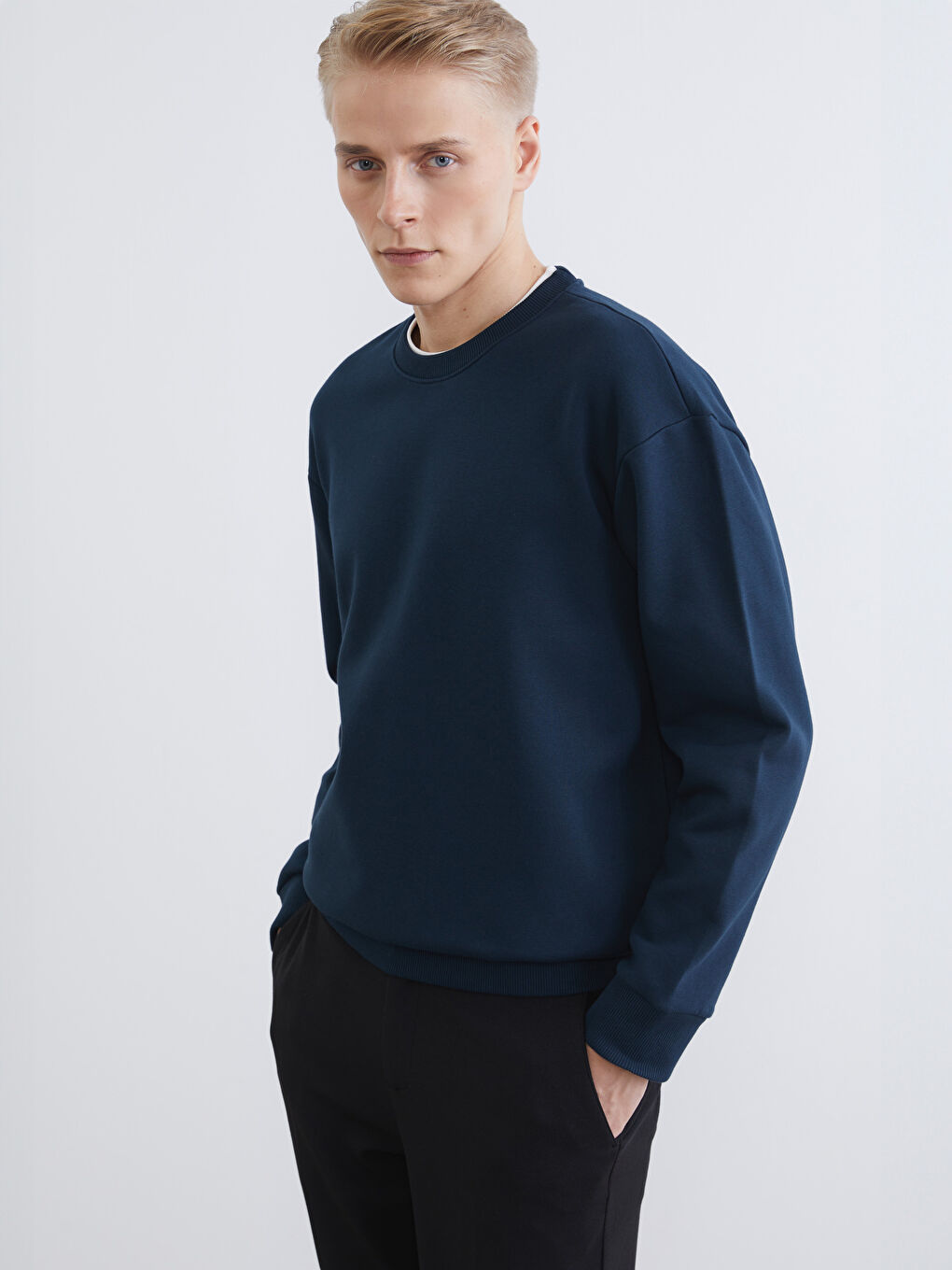 Crew Neck Men's Thick Sweatshirt