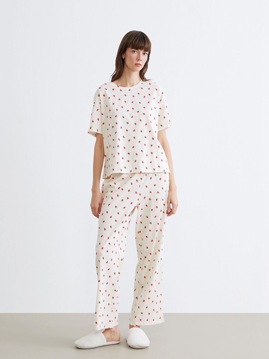 Ekru Bisiklet Yaka Desenli Kadın Pijama Takımı-1