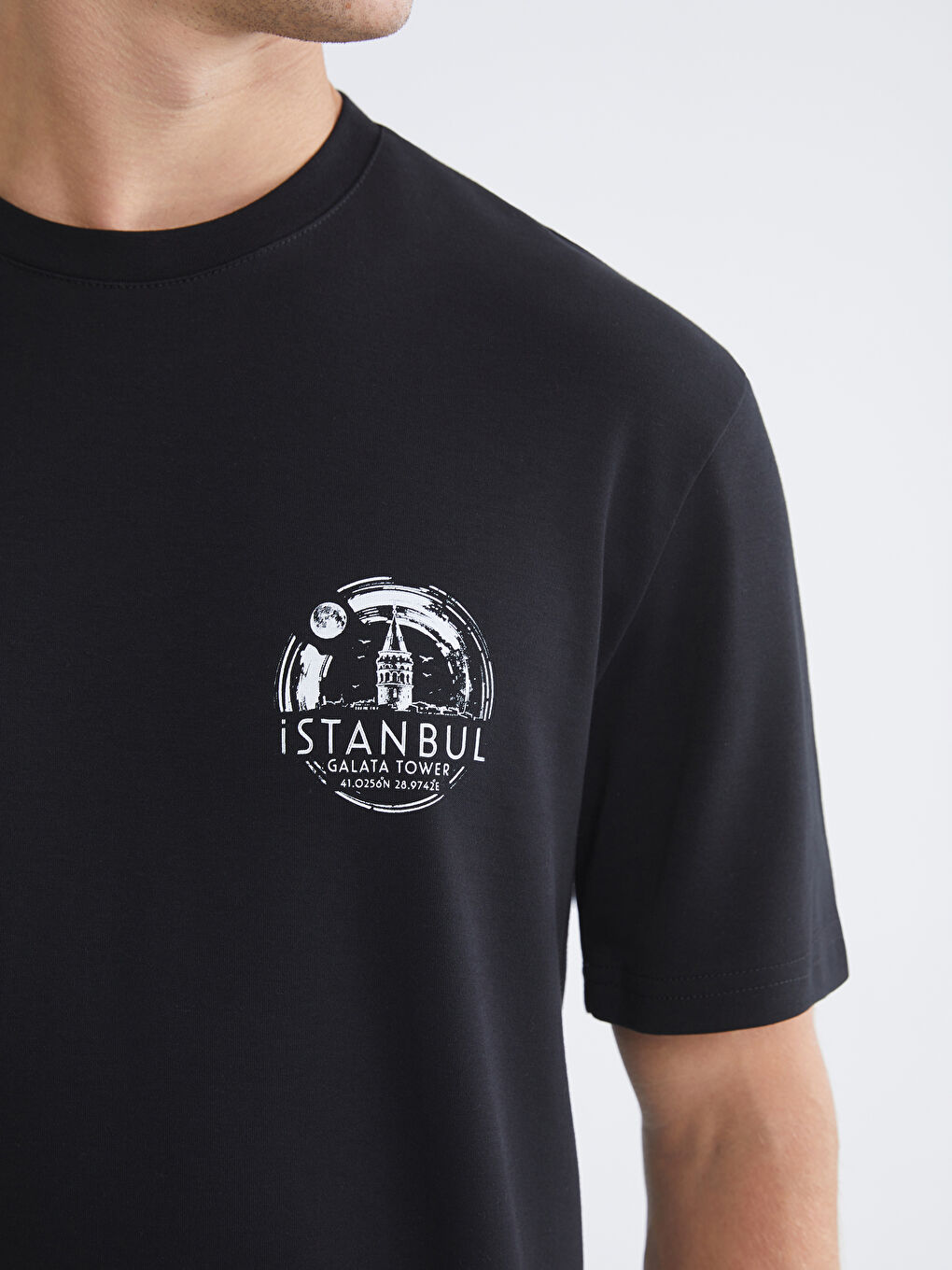 Siyah Bisiklet Yaka İstanbul Baskılı Erkek Tişört-2