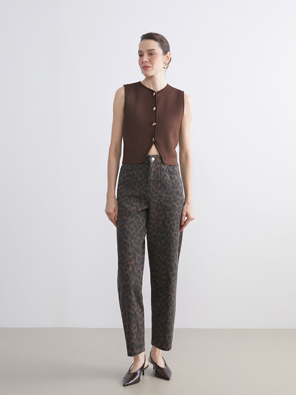 Kahverengi Baggy Fit Leopar Desenli Kadın Jean Pantolon