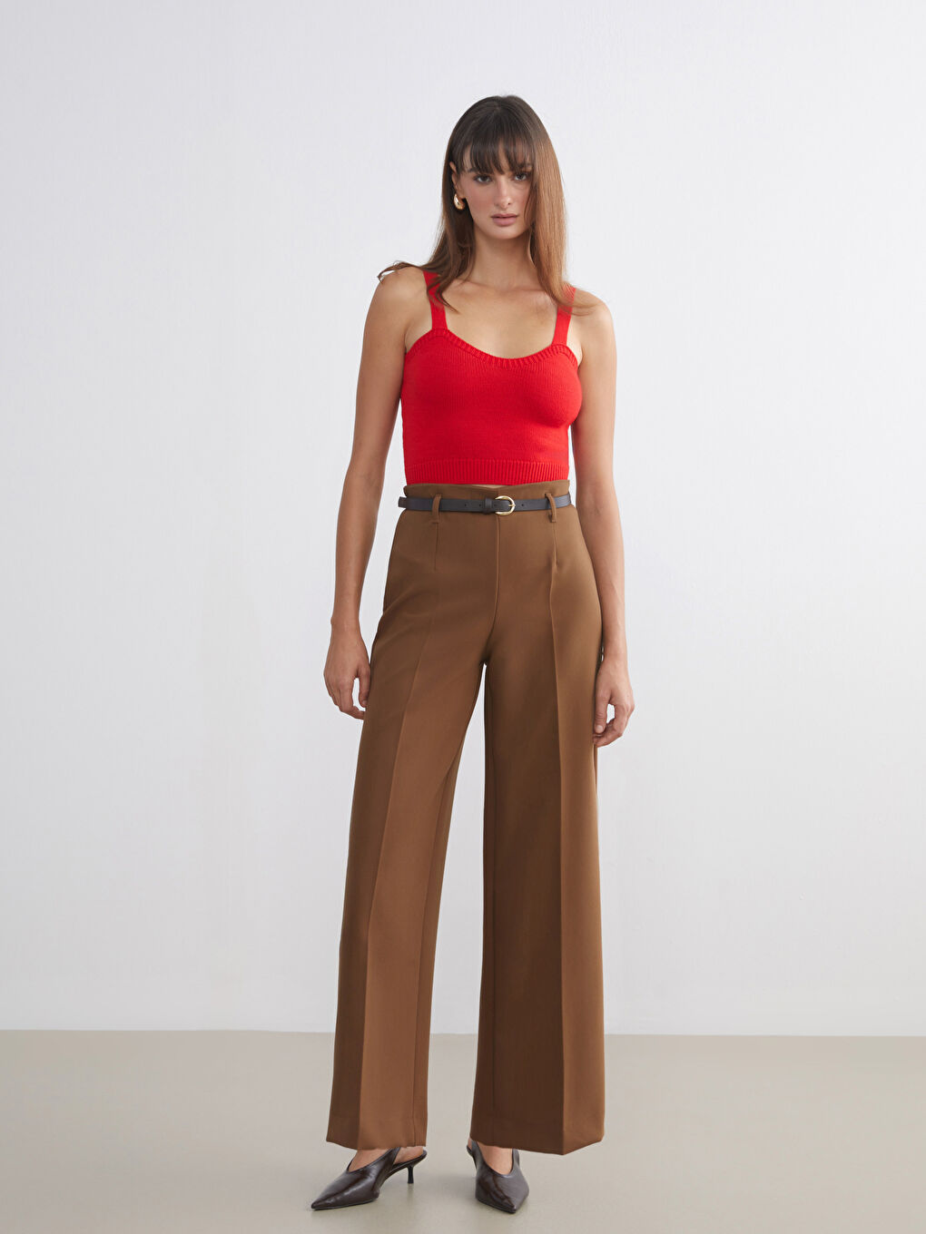 Kırmızı Kalp Yaka Kadın Triko Crop-2