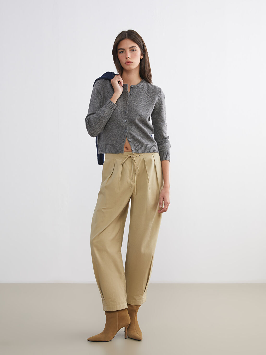 Antrasit Bisiklet Yaka Kadın Triko Hırka-1