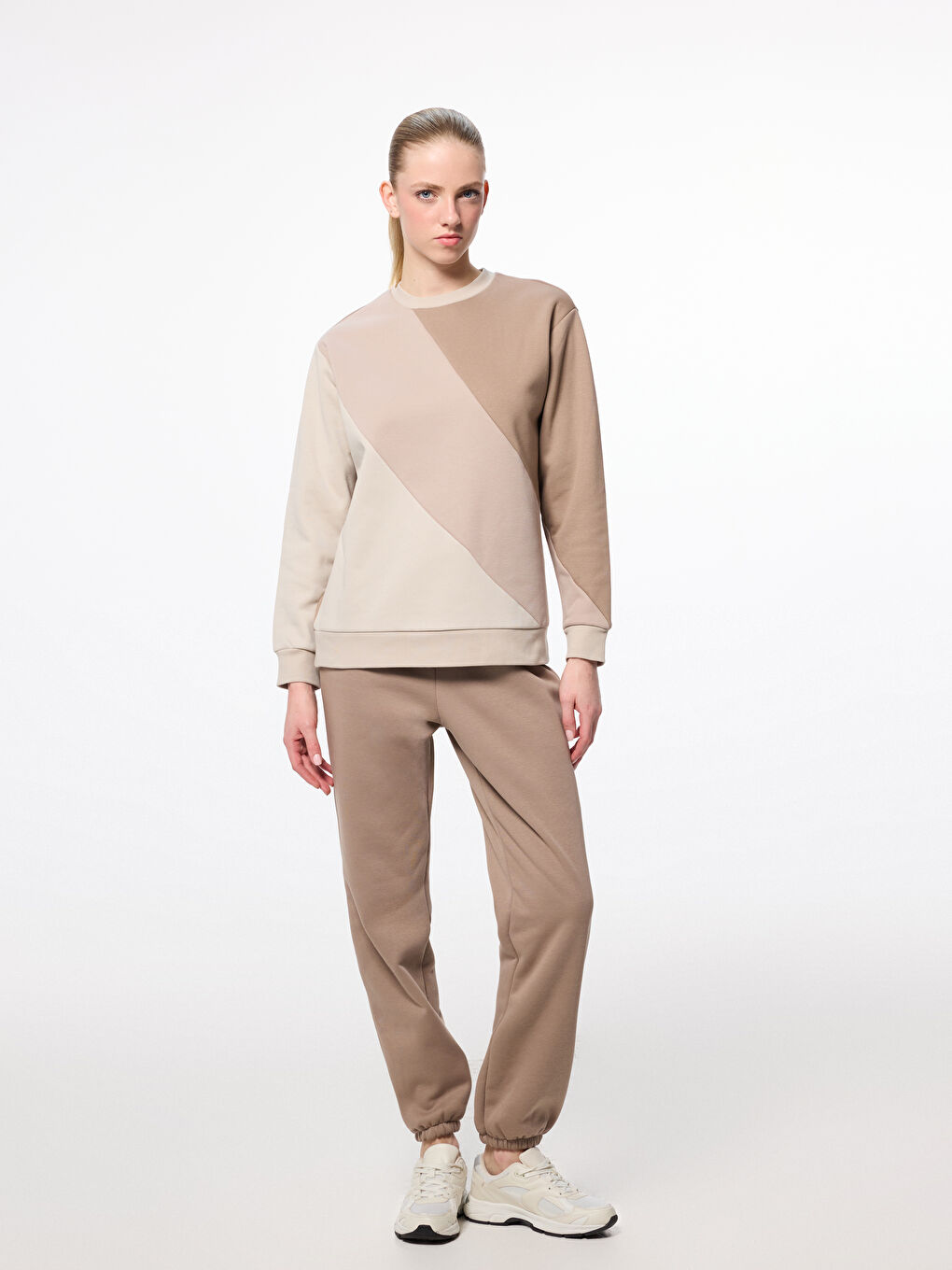 Kahverengi Renk Bloklu Oversize Kadın Sweatshirt-1