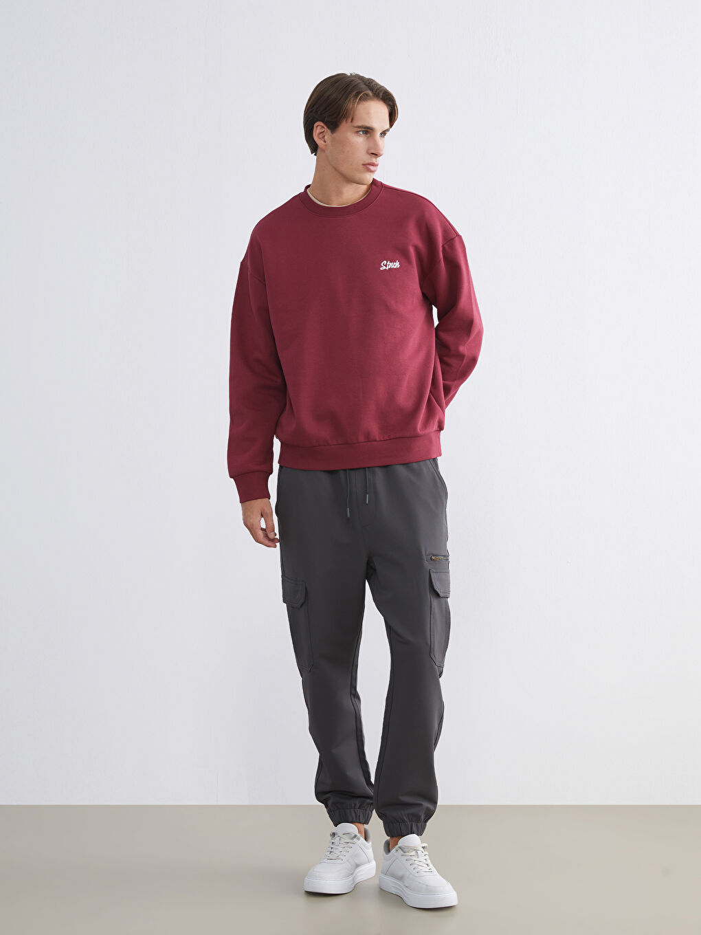 Crew Neck Embroidered Men's Sweatshirt-1