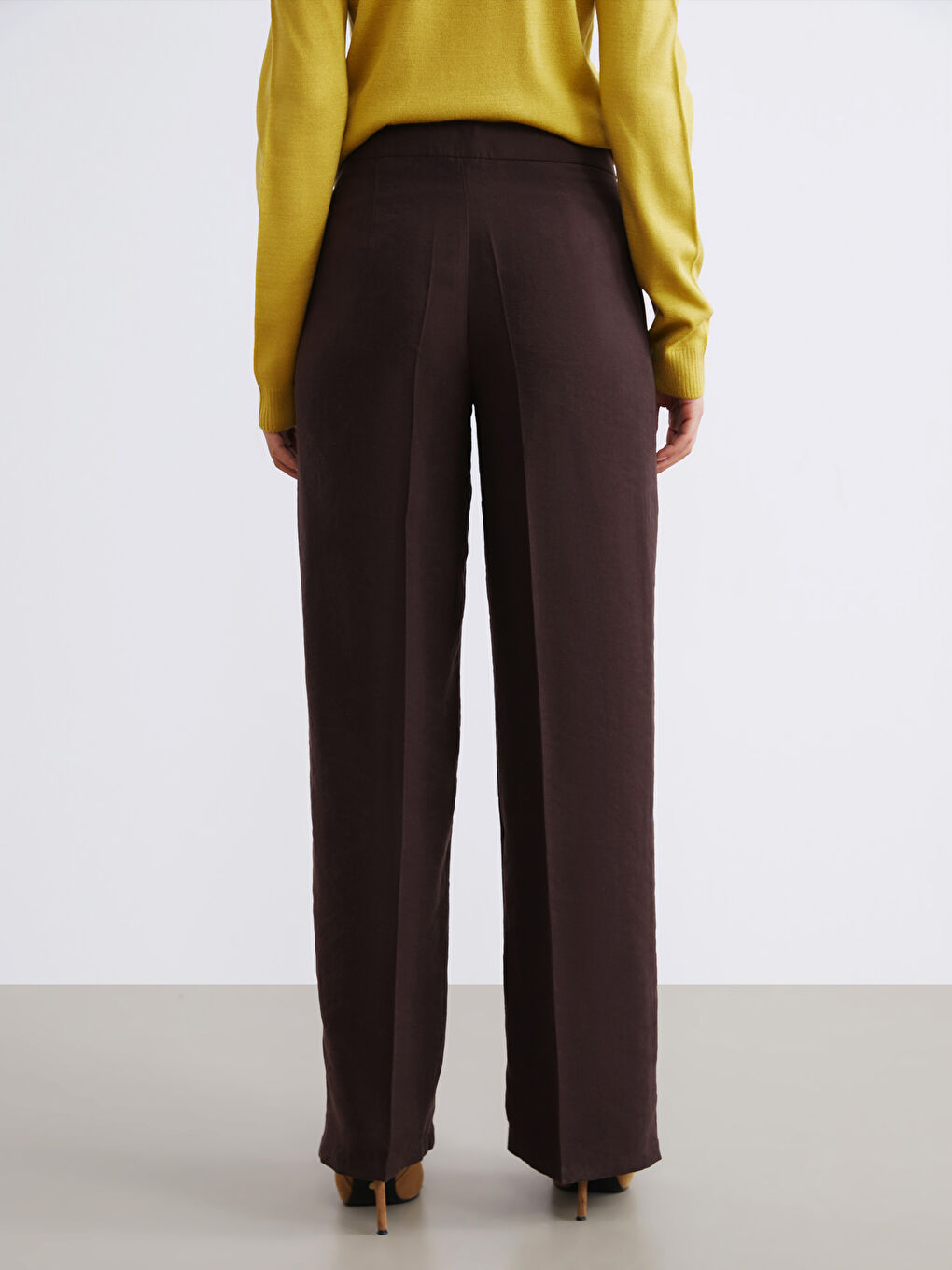 Kahverengi Standart Fit Geniş Paça Kadın Pantolon-3