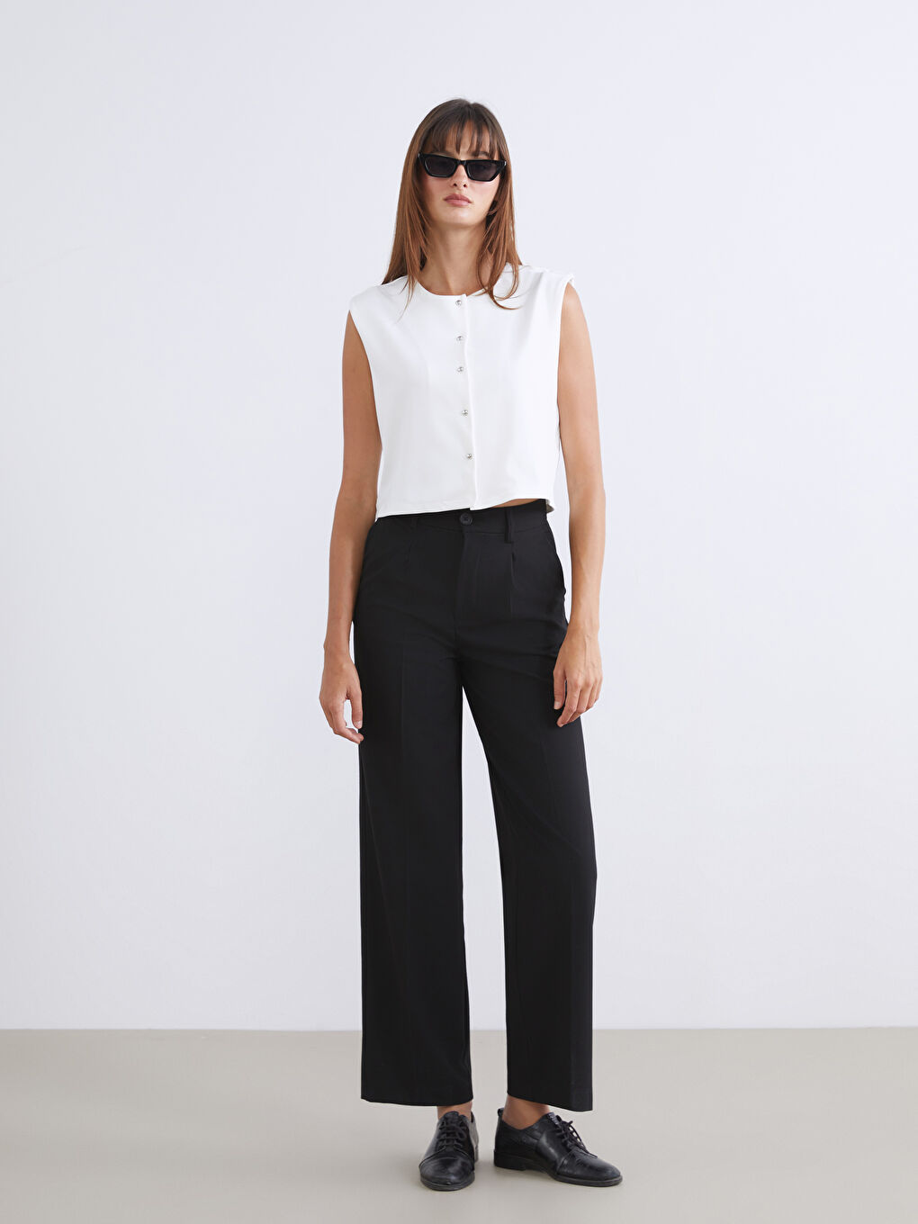 Loose Fit Women's Pleated Trousers