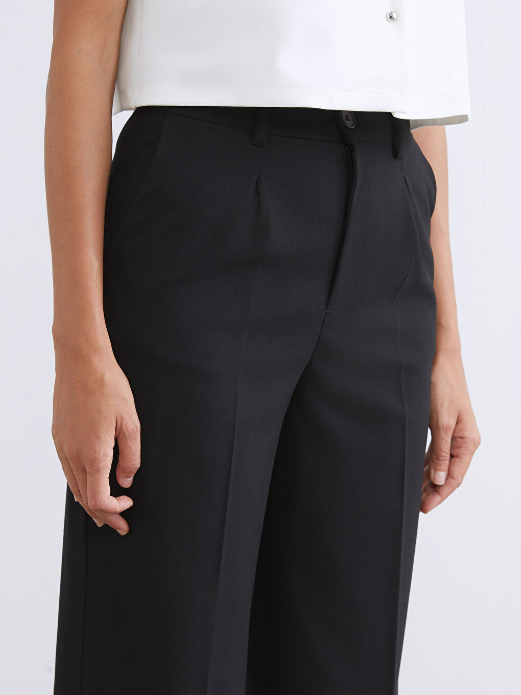 Loose Fit Women's Pleated Trousers-2