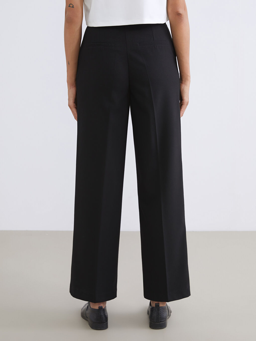 Loose Fit Women's Pleated Trousers-3