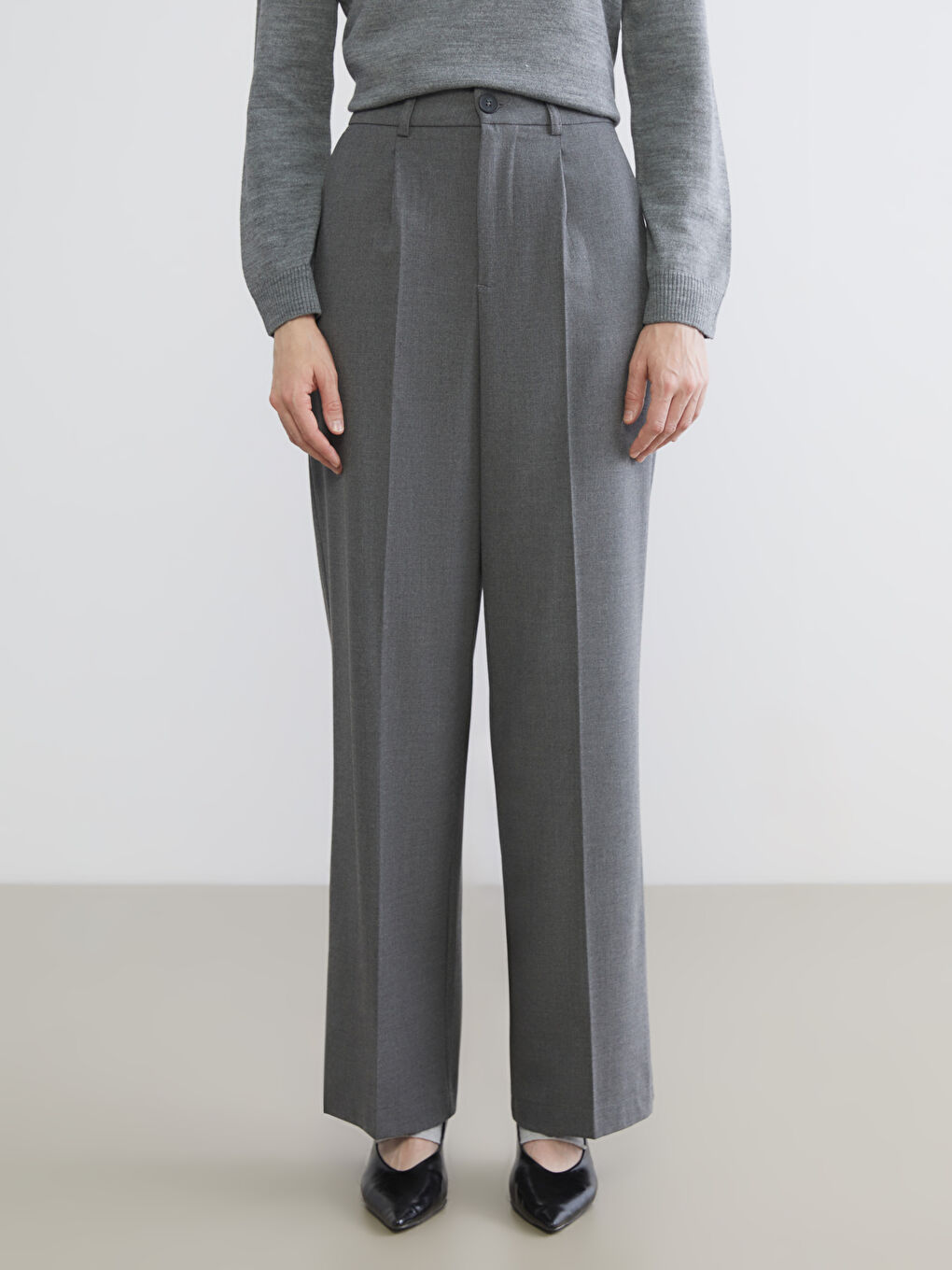 Loose Fit Women's Pleated Trousers-2